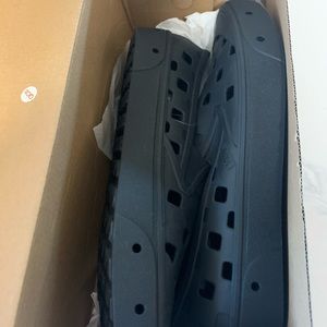 Vans Trek Slip On’s